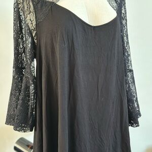 🎄🎄Torrid Lace top